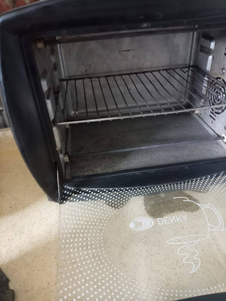 من رخصه مدير الكروب غراض مستعجله لبيع مكلف بلنشر وهذا رقم الولد ***********
