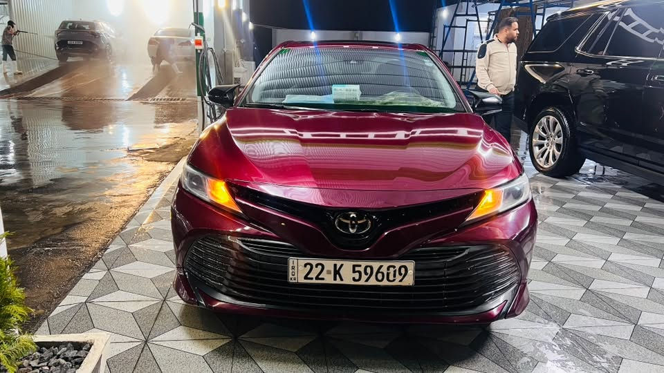 للبيع كامري 2018 وارد أمريكي
لون عنابي، محرك 2500

المواصفات:
بصمة
فتحة
رادار
شاشة
كامرة
ومواصفات حلوة ومرغوبة

السيارة بيها صبغ 4 قطع وتحتاج حدادية

السعر: 165 ورقة وبيها مجال
للتواصل:***********
