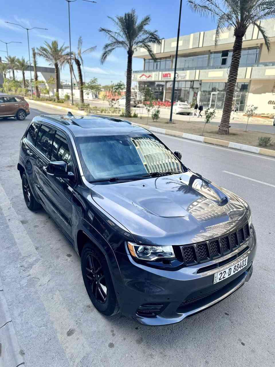 Jeep Grand Cherokee Limited 2021 – 5.7L HEMI V8

جيب موديل 2021
فئة Limited
محرك V8 سعة 5.7 لتر (HEMI)

السيارة مركّب عليها كت SRT، وجميع القطع الأصلية موجودة ومحفوظة، بدون أي ضرر او صبغ 

الممشى: 48,000 مايل قابل للزيادة 

السعر : 270 ورقة وبيها مجال 

المواصفات:
• فتحة سقف بانوراما
• كشنات كهرباء مع تدفئة وتبريد
• كشنات خلفية تدفئة
•   ستيرن تدفئة
• كشن ميموري 
• رادار خلفي + رادار بالنقاط العمياء بالمرايا
• نظام دفع رباعي 4x4
• كير ومكينة مكفولة
• باقي مواصفات الجيب المعروفة

التسجيل:
• رقم أربيل الجديد
• سنوية جديدة
• السيارة باسمي
• تحويل وكالة حسب الرغبة

ملاحظات الحادث:
• بابين تعديل
• نصف جاملغ خلفي مرجّع بارد
• صفحة السائق

السيارة نظيفة جداً وما بيها أي نقص من ادامة من حدادية وصدر كلة جديد وغراض موبار الاصلية  

رقم الشاصي:
‏1C4RJFBT6MC584293

صور الحادث:
https://bid.cars/en/lot/0-32411350/2021-Jeep-Grand-Cherokee-1C4RJFBT6MC584293

مكان السيارة: أربيل او بغداد 

رقم الاتصال: 
***********  واتس اب موجود

