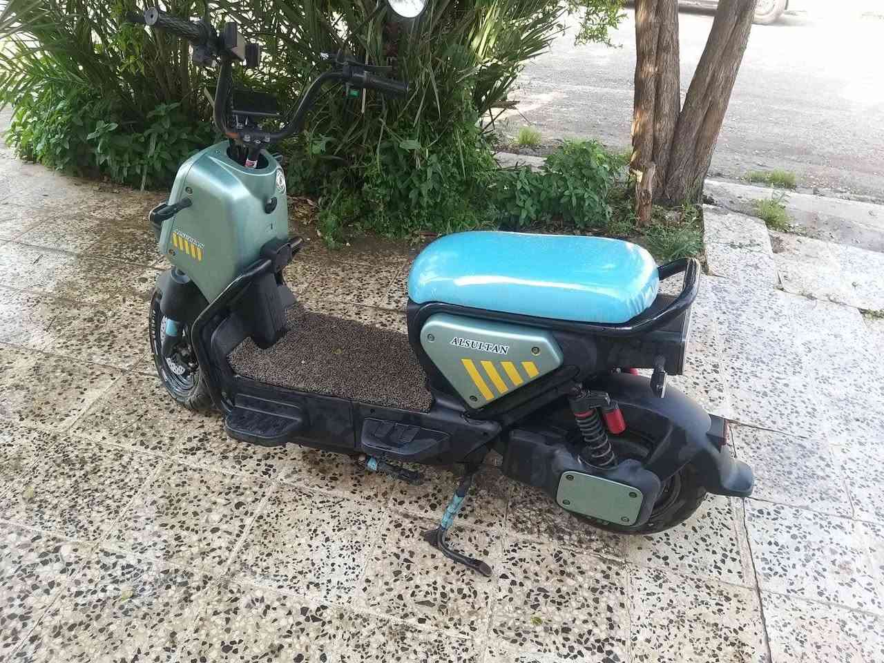 ماطور شحن للبيع 
6 بطاريات 
ملف اقتصادي 1000 واط 
عقل تجاري نمرة وحدة يمشي 
سرعة حفيقية فوق ال50 
يحتاج تبديل بطاريات فقط 
سعرو 200 الف 
مكان موصل الجانب الايمن


**إذا كنت صاحب هذا الإعلان وتريد حذفه لأي سبب، رجاءا أرسل رسالة إلى الدعم الفني**