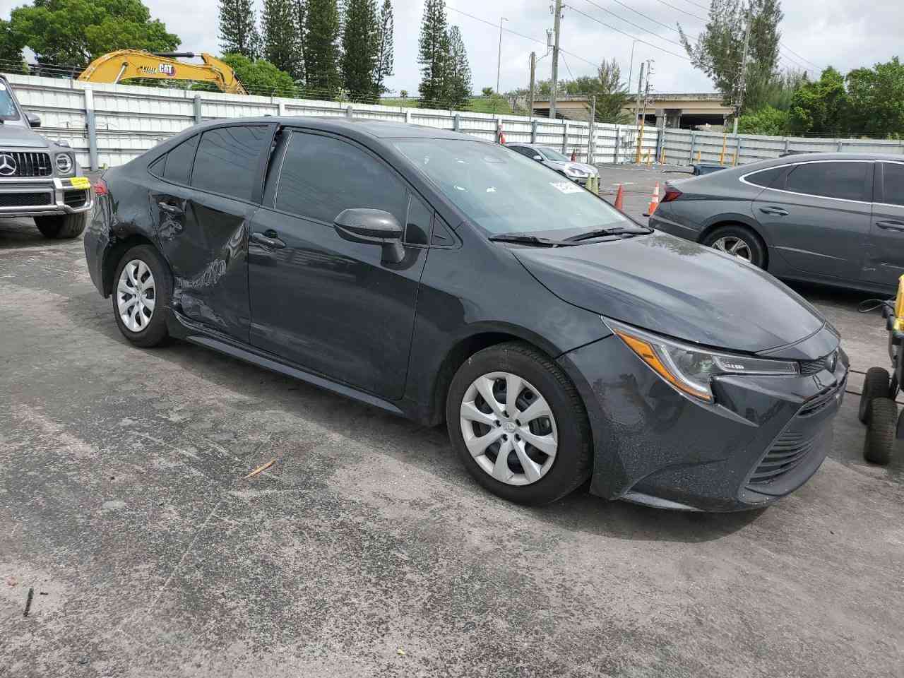 السلام عليكم كورلة كاتي تترقم شمال لون اسود ضرر قطعتين باب جاملغ بجم امامي خلفي كبس وضع شركة صدر كير محرك تبريد تايرات ويلات كلة بلاد مكفوله للاخير مواصفات LE 
معروضه ١٤٥ 
اخوان اتصال اني مكلف بل نشر لحد يراسلني 
0770 615 4746
