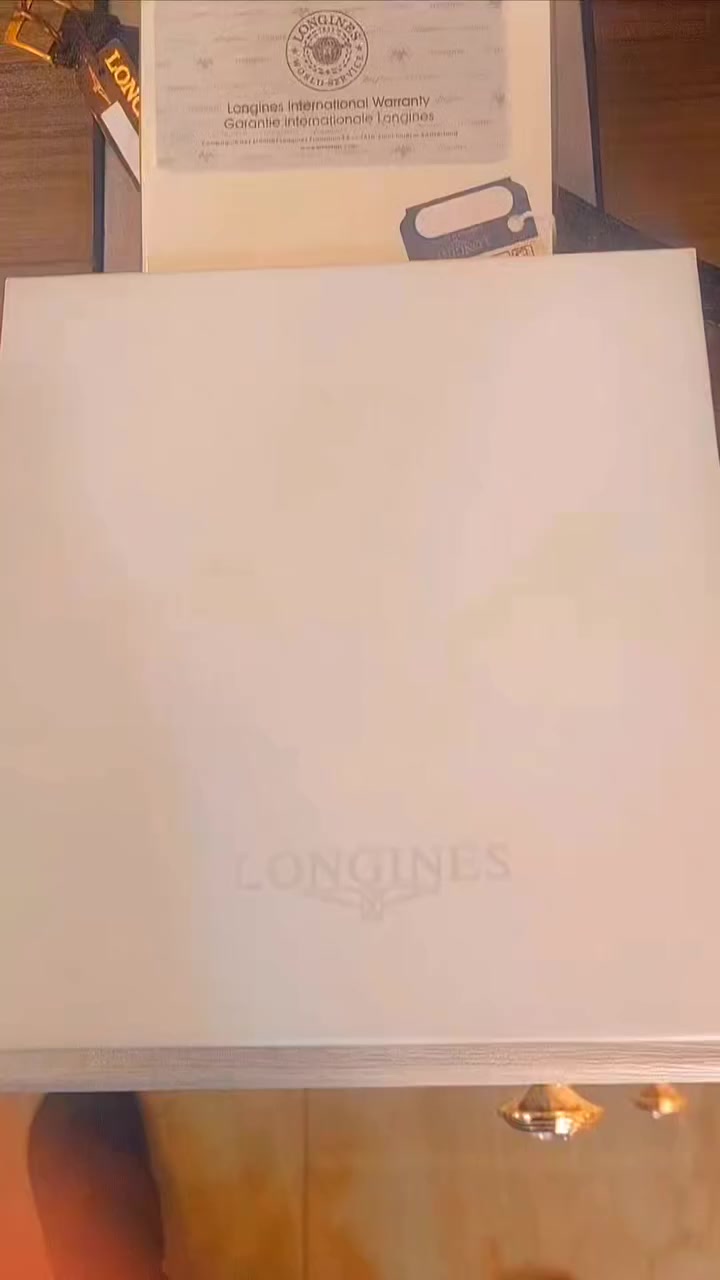 ساعه لونجين سويسري اصدار ١٩٨٠ مصوره اوتوماتيك السعر ١٣٠٠دولار بالأردن الرجاء عدم حديث عن السياسه مجرد ساعه للبيع للمهتمين


**إذا كنت صاحب هذا الإعلان وتريد حذفه لأي سبب، رجاءا أرسل رسالة إلى الدعم الفني**