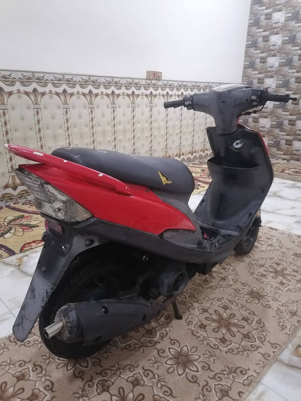 لبيع دراجه ماكس فول نضافه صاله اسبوعين من طلعته دراجه بيه تزويد كله اصلي بلادي صالنصه صجميه دبل امامي ودبل خلفي مكاني دوانيه قضاء عفك وهاذه رقمي ***********
