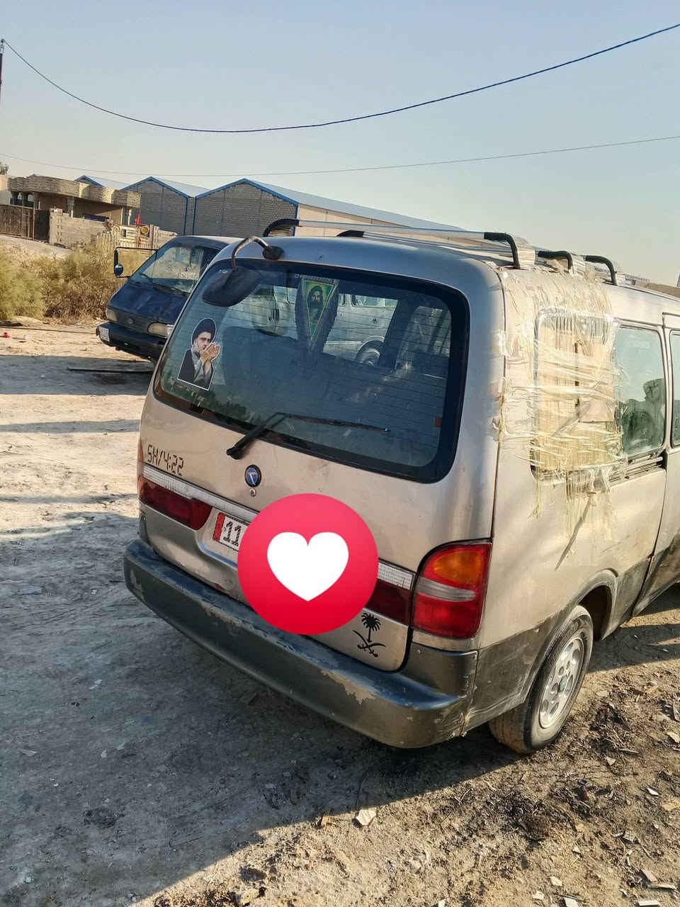 كيه بريجو موديل 97
رقم انكليزي بغداد 
كير ومكينه مكفولات 
مصبوقه صبغ جماليه 
وبيها ضربه بصفحت سايق 
سياره بسمي وتحويل مباشر 
***********
