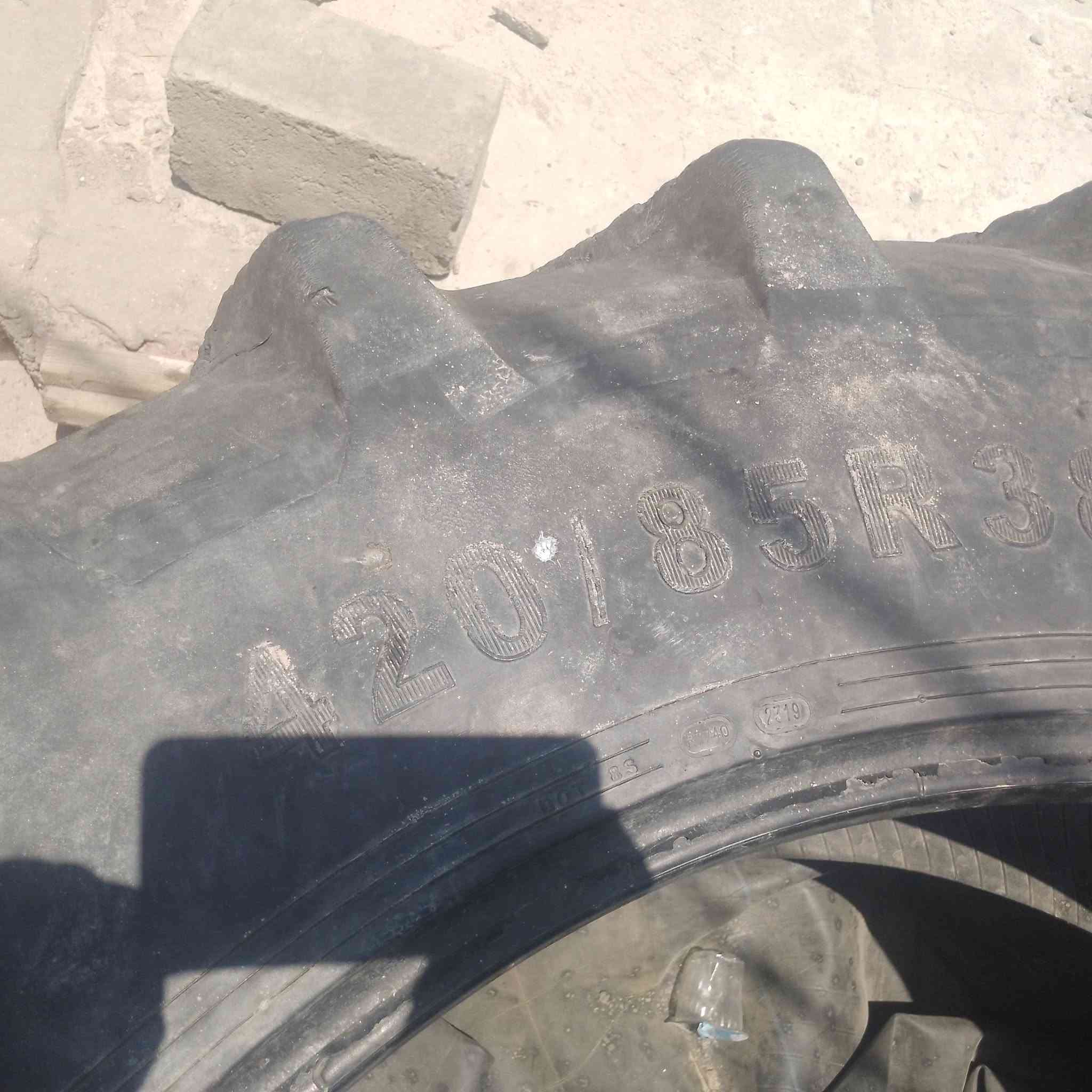 سلام عليكم  زوج تاير 38ع 16 العدد3 المكان النجف عباسيه السعر ع الخاص *********** مكلف بل النشر
