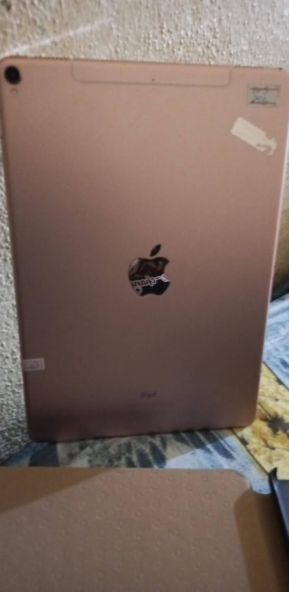 ايباد برو 10.5 حجم جهاز وضع شركة مامفتوح بطارية تسعينات ذاكرة 256 يدعم سيم كارت جهاز الف بالمية نظيف سلس بالالعاب و4 سمعات مضخم محيطية شحن قطارة بيع او مراوس مكاني بغداد ابو دشير للاتصال ***********
