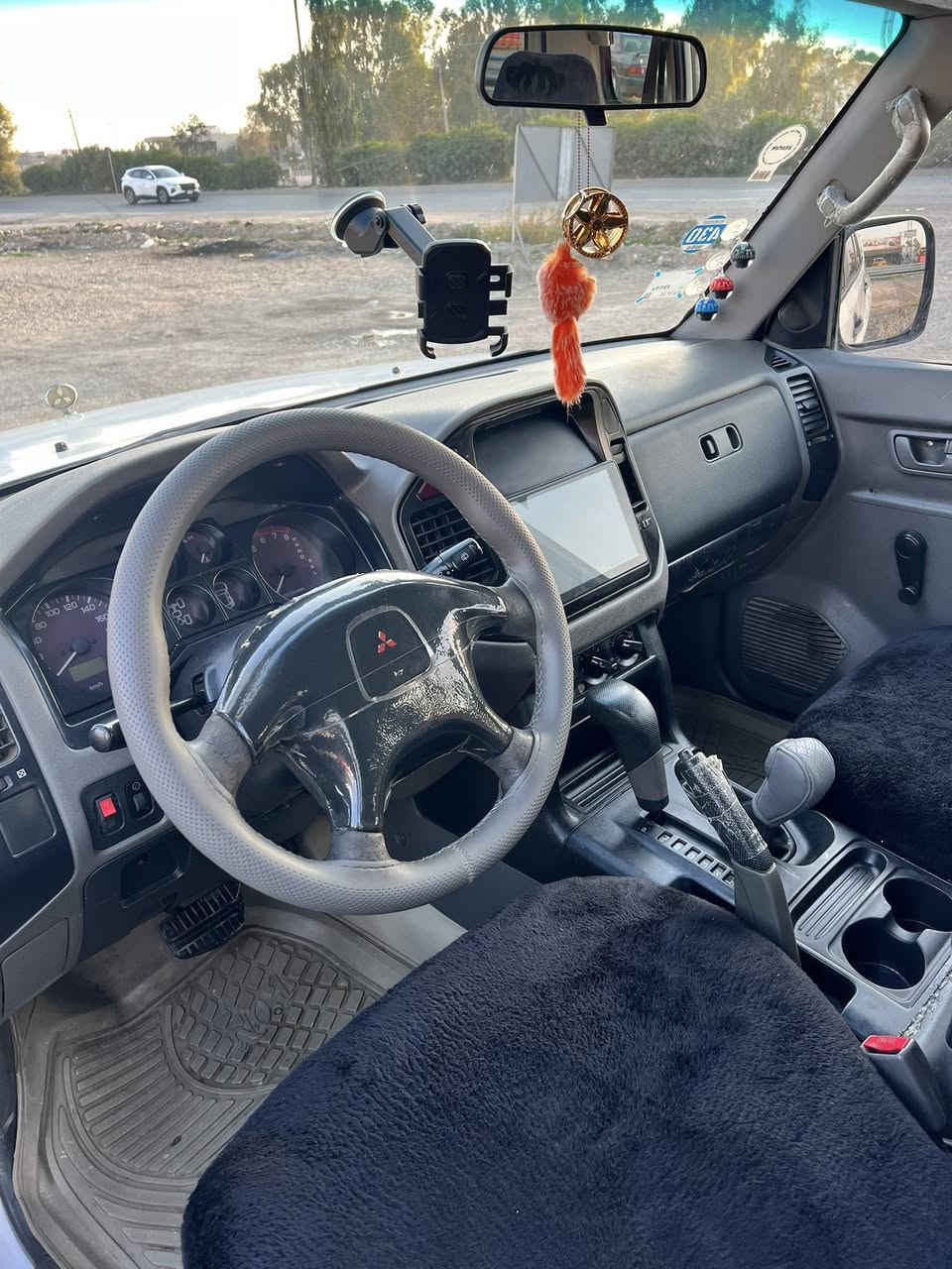 باجيرو 2002سياره حلوه نظيفه وشخصيه محرك 3500فور ويل هزه وسنويه جديد رقم اربيل بيع مستعجل السعر 77وبيها مجال الشراي يتصل ***********مكان السياره كركوك
