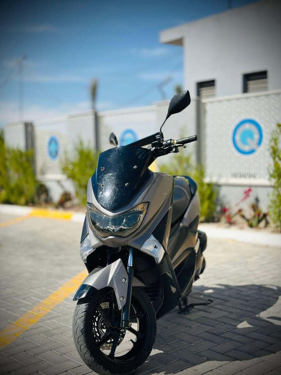 سلام عليكم 
دراجه NMAx ياباني مكفوله كفرات والمكينه نظام ABs مابيها برغي نقص مكاني بغداد حي الجهاد السعر مليون و350 

***********
