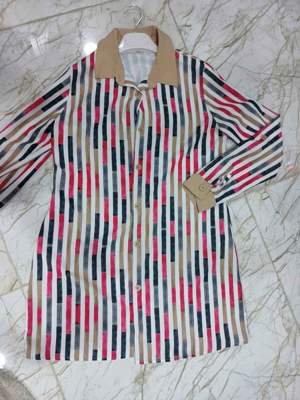 القميص العسلي ب 10 
القميص المقلم ب 5
والبشت ب 10


**إذا كنت صاحب هذا الإعلان وتريد حذفه لأي سبب، رجاءا أرسل رسالة إلى الدعم الفني**