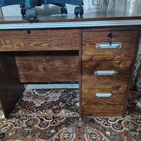 اثاث مكتبي • نظيف • ما مستخدم