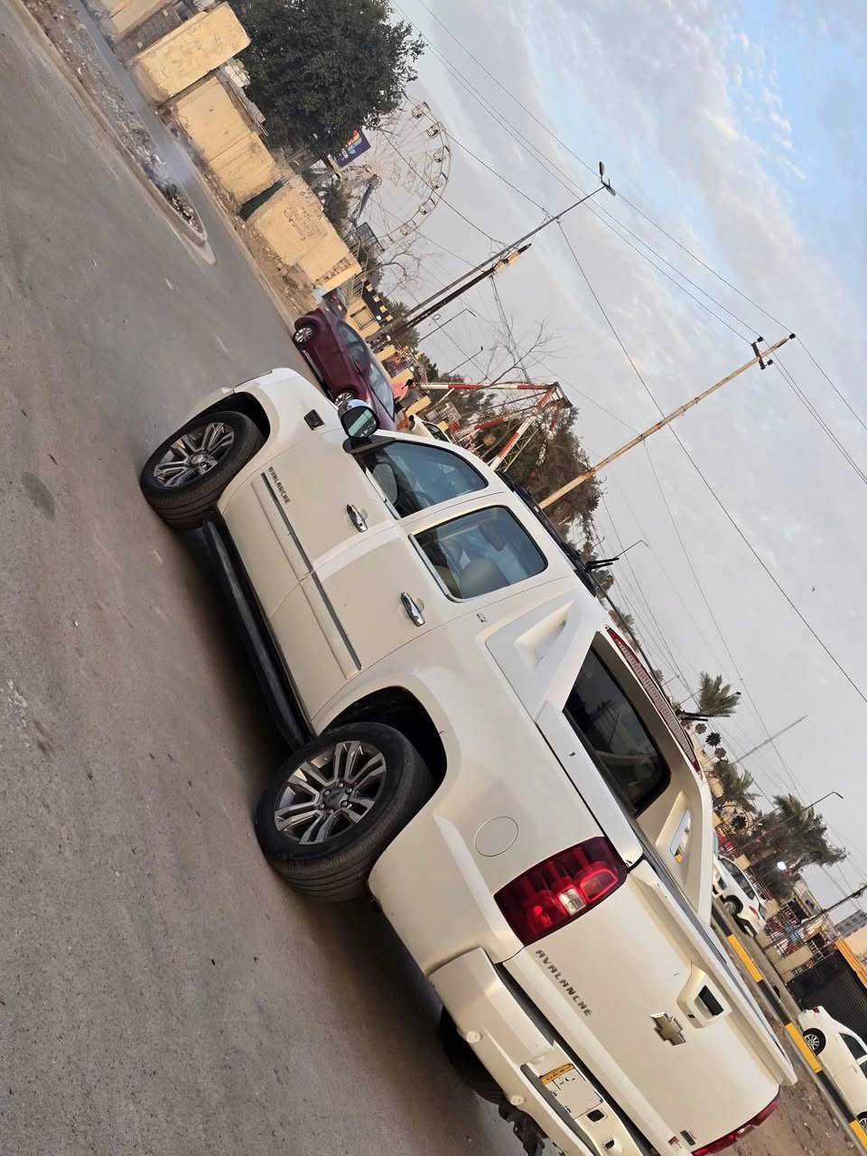 السلام عليكم عندي شفرولية افلانج LTZ 2011 فول مواصفات مكينة ٥٣٠٠ كير مكينه حدادية جديد بيها ٣ قطع صبغ رقم مميز السعر ١٦٢ للبيع او المراوس وهذا رقمي ***********
