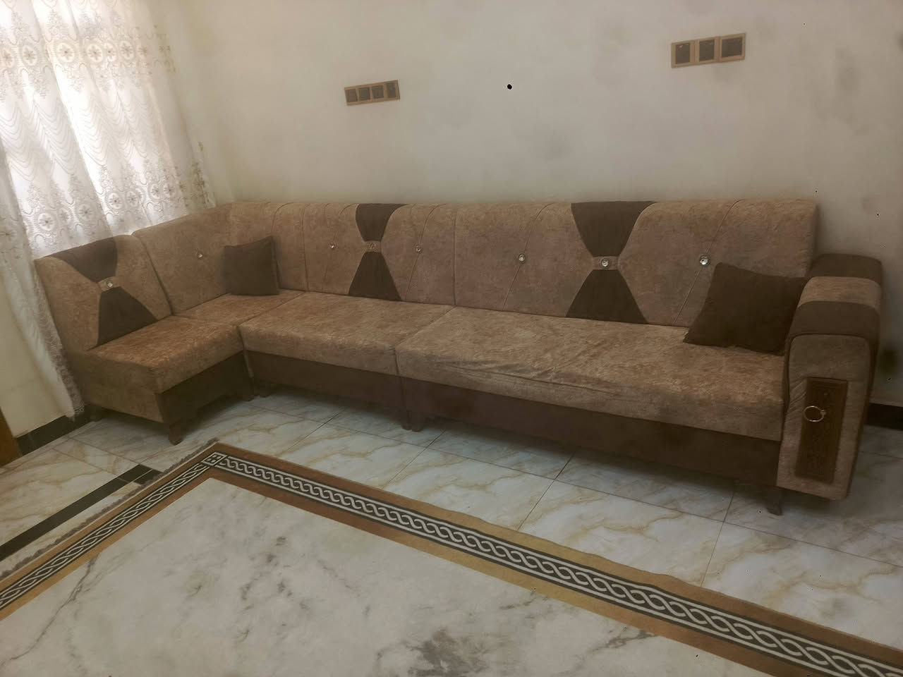 قفات جدد بدون اي ضرر لانازلات ولا بيهم شي 9 قطع
10 متر سعرهم 575 المكان الزبير الجاهزة 
***********
