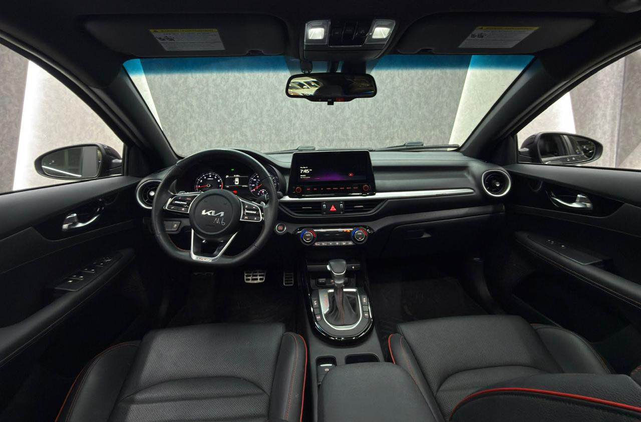 Kia forte GT 
موديل ٢٠٢٤
موصفات امريكي فول موصفات 
سلايد 
كوشن جلد  تبيرد و تدفئة 
رادار خلفي و امامي 
گير سبورت شفتات
ويل كبير 
بصمة و شغال
گزوز سبورت 
ماشية ١١ الف ميل 
محرك ١.٦ توربو گير و محرك بشرط 
بيها قطعتين صبغ جاملغ و بونيد 
ارباك ستيرن فقط 
رقم شاصي : 3KPF44AC4RE756496
سيارة بدون رقم تترقم شيمالي 
سعر ١٤٨ و بيها مجال 
مكان سيارة دهوك 
موبايل : *********** دهوك, العراق
