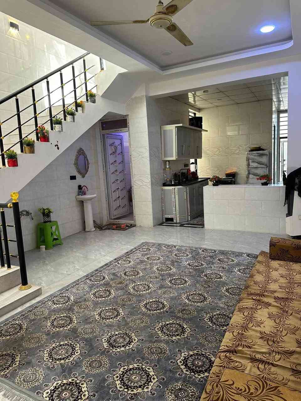 مكتب اكرم الحاتمي للعقار   ***********
==================================

    دار للبيع  المساحة 100 متر طابو صرف 

حي ميسان قطاع  24 عرض الشارع 12 متر 

==================================

يحتوي ع/ غرفة وصالة ومطبخ وأستقبال 

وصحيات داخلية وخارجية ومكشوفة وطارمة 
 
      بناء طابوق والسقف صب كونكريت 

     البيت جديد على شارع 12 متر تبليط 
             
          السعر  125 مليون  وبي مجال 

للاستفسار الاتصال بالرقم *********** وات سآب 

                او مراجعة المكتب 

         عنوان المكتب/ اكرم للعقار

          النجف الكوفة حي ميسان 

     شارع الكيات مقابل اسواق حليم
