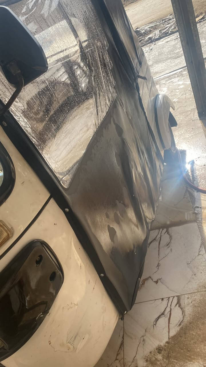 تكتك موديل 2017 بيضه اوراق كامله بوصل مكينه جاهزه مابيها نقص برغي واحد رايدها 3600 وسهله ان شاء الله رقم واتساب ***********
