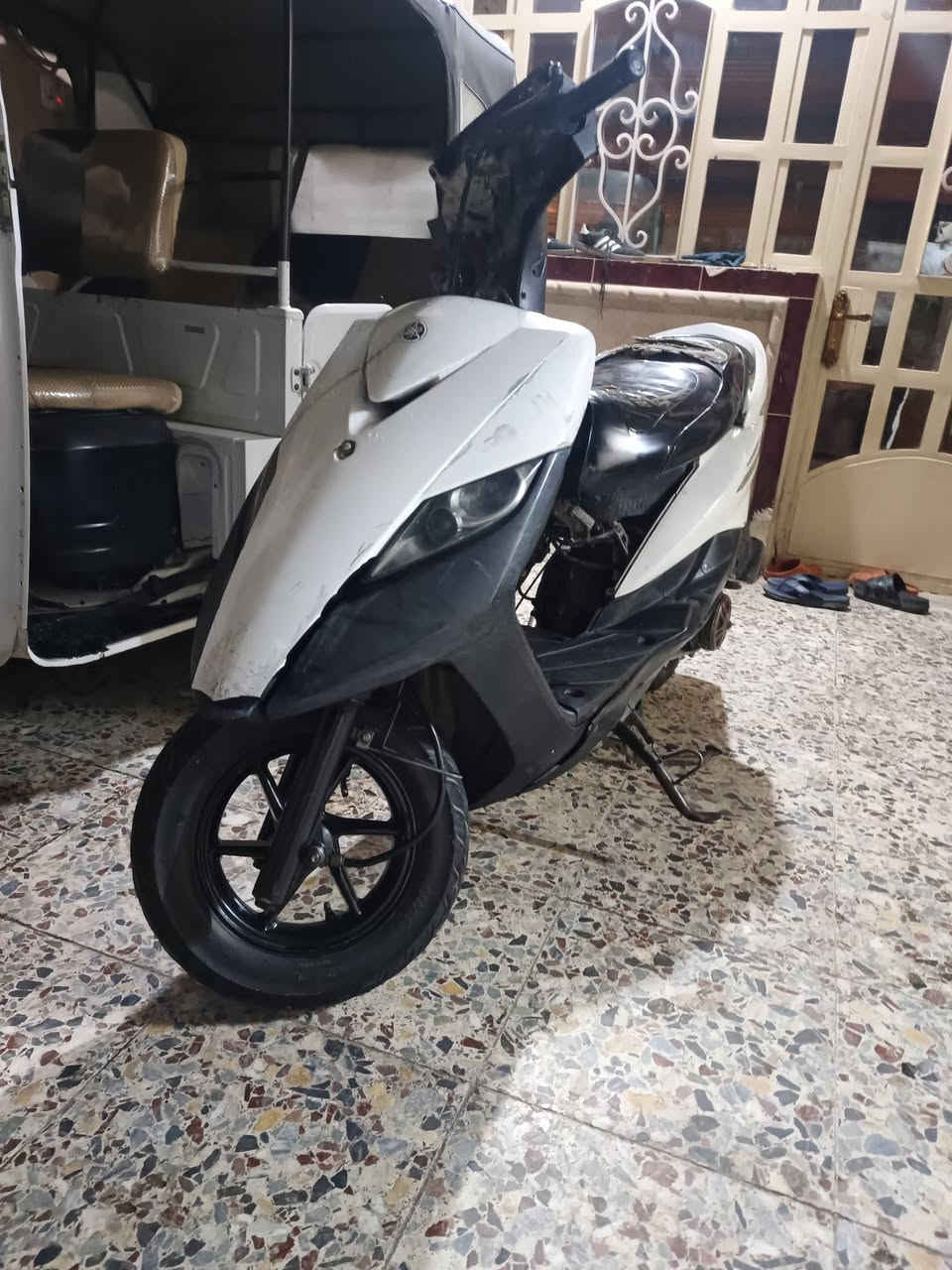 سلام عليكم اخوان  ماكس ثعلب البيع او مراوس حسب القناعه  الدراجه بيهه ويالة امامي خلفي جيتي اءر وبيهه كلجات رياضي تاير خلفي جلاتين اصلي  بيهه سلف جبير مكينتهة جبيرة ممعروفة ملاحظة (الصالنصة مو وياهة) مكاني شعلة  ***********
