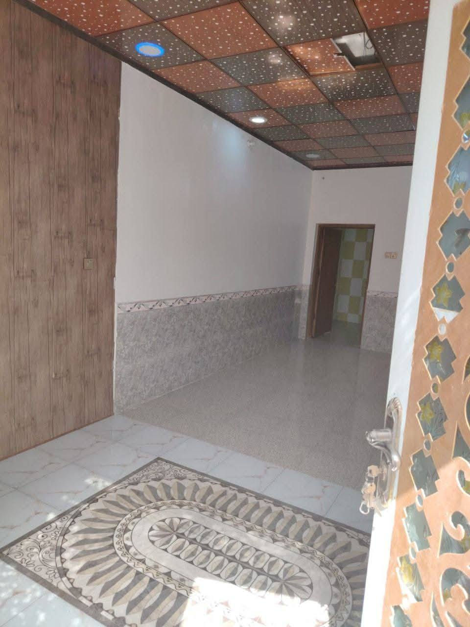 🛑دار للأيجار
🛑النجف الاشرف حي الميلاد قرب سايدين ميلاد نصر شارع الجنه عمود 94

🚩البيت يقع على الشارع الجنه

🛑مساحة 100 متر
طابق ونص
🚩 غرفه وصاله ومطبخ استقبال

 وصحيات خارجية
صحيات داخليه

الطابق الثاني غرفه وصاله وسطح

البيت بناء جديد وجدا نظيف
سيراميك وسقوف ثانويه
🛑موجود سخان وماطور
و2 تانكي ماء

للإستفسار 

***********
***********
