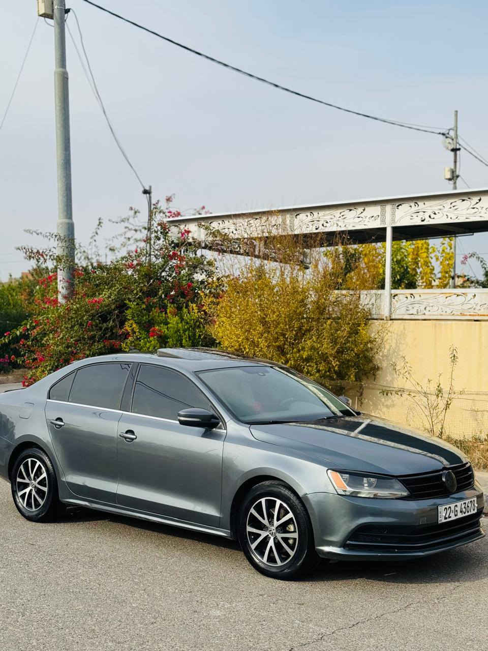 Jetta 2017 SE
فول مواسەفات 
بەس بۆنیت سبوغە ناوی نەگرتووە بێ ئێرباگ
سێ تا چوار جێ تەعدیل دیاریم کردووە لە رسمەکان تەزرەی هەیە 
چوار تایەی نوێ ی لە ژێرە 
بێ کێشەیە سەنەوی تاکو ٢٠٢٩ نوێیە بەناوی خۆمانە 
١٥٥٠٠٠ کم رۆشتوە
نرخی ١٢٥ وەرەقە و مەجال 
گۆرینەوەش دەکەین بە شتێک بە دڵمان بێت
ژمارەی خاوەنی   
0750 790 8018
0750#790#8018 أربيل, العراق
