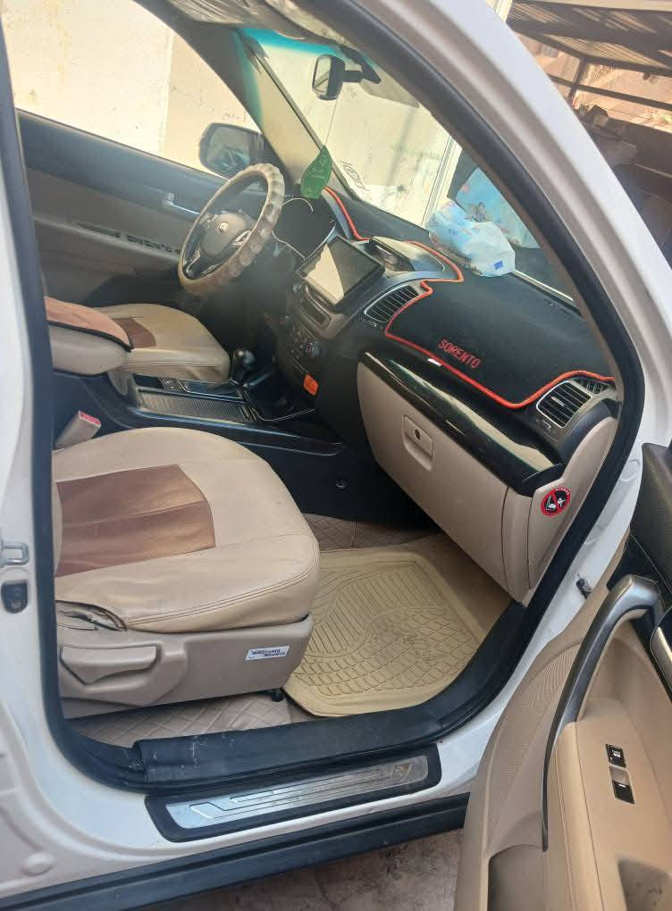 السلام عليكم كيا سورنتو 2014 خليجي رقم بصره بسمي نكليزي صبغ حزام
مكينه 6سلندر كير 6نمر بصمه أبواب وتشغيل
لد أمامي حساس امامي خلفي عينه ديجتال 7راكب 3قطع تبريد تدفئه بردات خلفيه فول عده فتحه تخم تاير جديد +سبير السعر 135 وبيهه مجال قليل 
مكان السياره ميسان مركز للاستفسار اتصل 
***********
