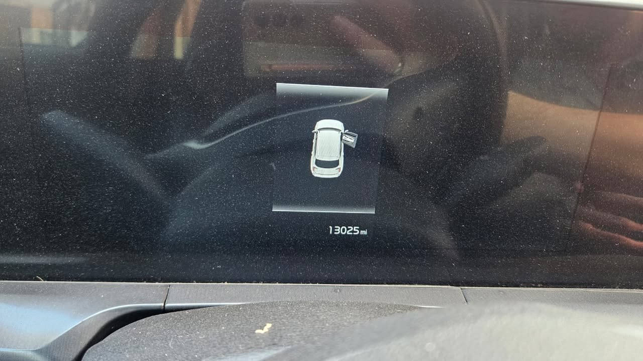 KIA TELLURIDE  S
كيا تيلورايد موديل 2024 وارد امريكي 

السيارة ماشية 13000 فقط 

مواصفاتها فئة S :

📍6سلندر 3800

📍بفتحة سلايد

📍بصمة

📍تشغيل عن بعد

📍كشنات كهرباء

📍 كشنات تدفئة تبريد

📍تحديد مسار

📍تحكمات ستيرن

📍نضام ابل كاربلاي

📍اندوريد اوتو

📍كشنات جلد 

📍كشنات vip

📍عدسات زينون

📍شاشة متصلة

📍مانع تصادم امامي/خلفي/جانبي

📍اوتو هولد

📍اوتو ستوب

📍فورويل 

📍4وضعيات قيادة SPORT/ECO/COMFORT/SMART

📍شاحن وايرليس 

السعر 247$ سياره جديده على وضع الشركة

حادث فقط جاملغ خلفي و امامي صبغ يعني قطعتين فقط بدون دواخل مكفولة كفالة عامة

وبعد بيها هواي موصفات مامذكوره

***********

📍 المكان بغداد / الجادرية
