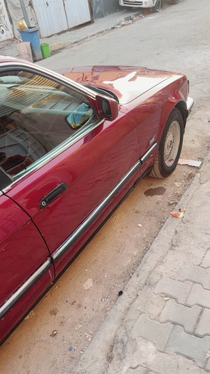 السلام عليكم
735 للبيع فقط رقم بغداد موديل91اصل مكينة كير تبريد غرفة كهربائيات كلها تمام وبالخير على الياخذها مو ترغيب السيارة كلش حلوة ونظيفة لاكن بسبب الضروف السعر 57وبيه مجال مكاني بغداد ***********  بي واتساب

