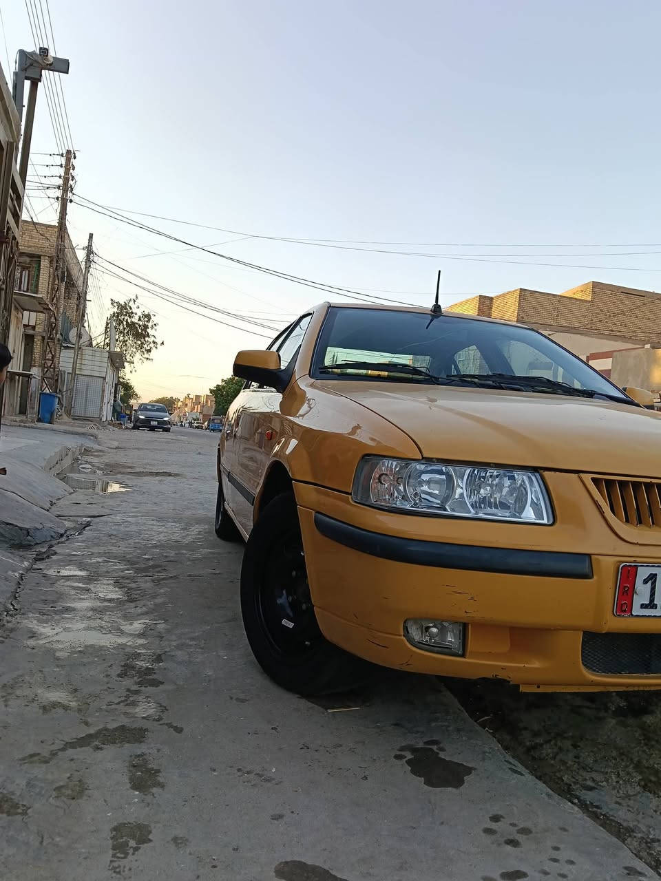 السلام عليكم 
سمند أصل كرستال موديل 2012 سيارة بنيد مبدل فقط واكو طخه موضحه بالصور سيارة كير مكينة تخم تاير باتي جديد صدر امامي خلفي جديد منظومة غاز  سيارة بسمي رقم بغداد تحويل ثاني يوم مصفره هيئة وغرمات سنوية 2031 
مكان السيارة بغداد 
السعر 38 وبيها مجال للشراي 
اي استفسار رقم ***********

