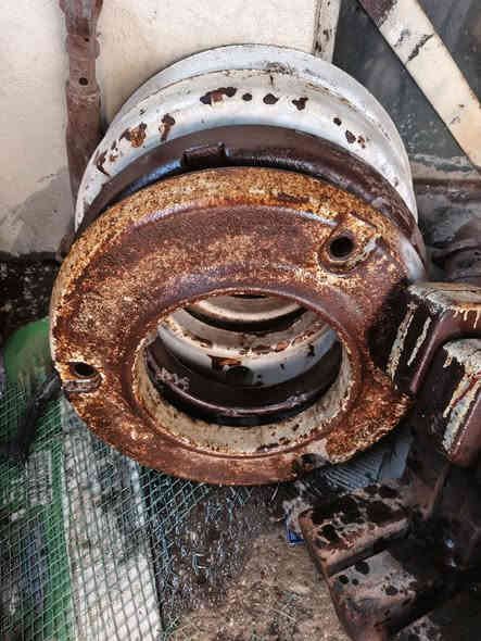 السلام عليكم ثكالات فيات اصليات للبيع سعر الثكالة الخلفية الوحدة ب 75 العدد 4 + سعر الثكالة الامامية الوحدة ب 90 العدد 6 المكان واسط العزيزية للاستفسار ***********
