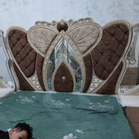 مستعجل • سرير • غرفه نوم