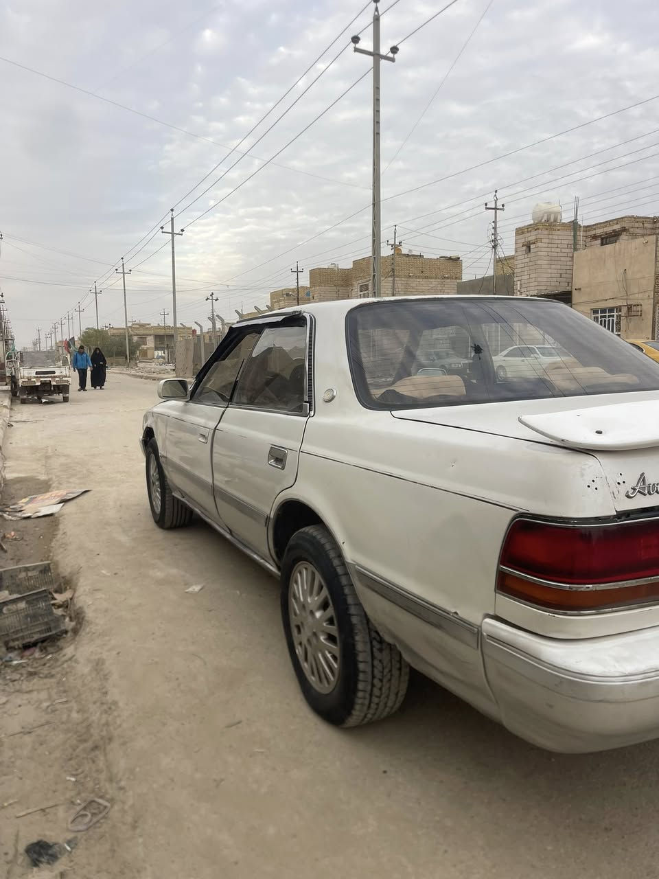 السلام عليكم للبيع او مراوس شيزر موديل ١٩٩٢ رقم ديالى مشروع وطني راعيه بالرفاعي ماواصله أكفلك سرقه وعشاير وكص ونقل محرك وكير ونجي حداديه تخم تاير خير من الله سياره جاهزه قطرة خياس مابيه مكان ناصريه مركز السعر ١٨ وبيه مجال 
رقم***********
