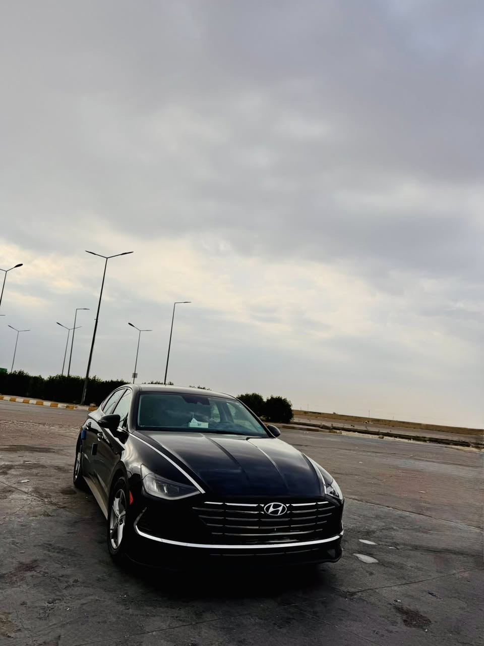 سيارة سوناتا للبيع
موديل 2023 وارد امريكي 
مكفوله كفاله عامه من الضربه او الحادث 
سياره جديده ماشيه 68 الف
المواصفات 
شاشه.  كامره خلفيه. رادار امامي. تحكم استرين.  
كير دكم.  هاند بريك كهربائي. تدفه تبريد فول. 
محرك 2500 
رقم انكليزي   سنويه جديده بأسمي 
مكان السياره ديوانيه
السعر 185 وبيه مجال بسيط 
***********
