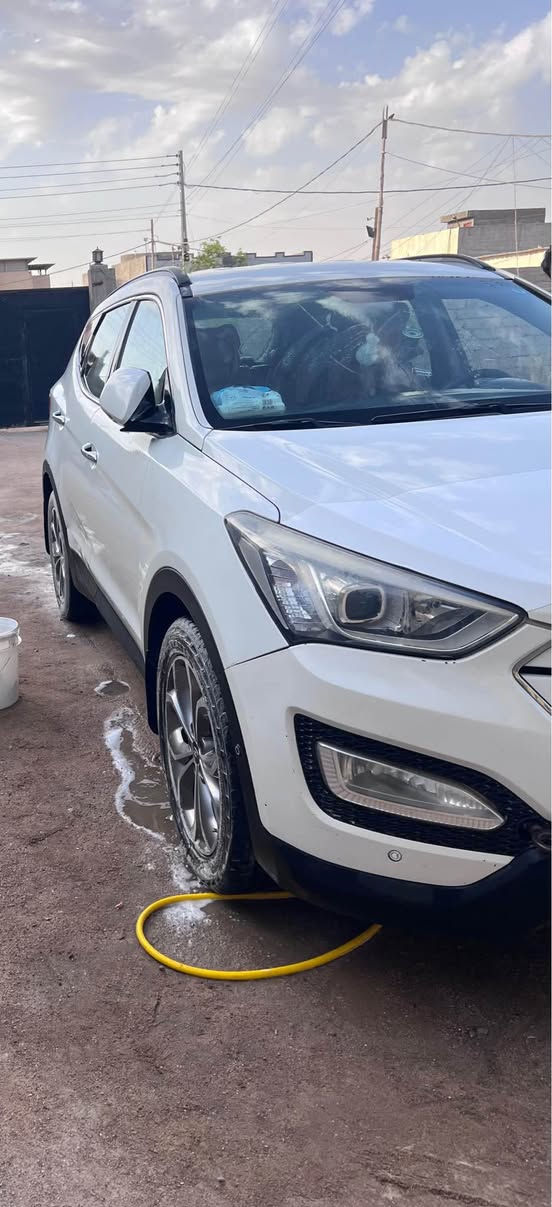 سلام عليكم سياره سنتافي موديلها ٢٠١٥ خليجي 

هاي مواصفاتها 
مصباح التحدير
(وحدة التحكم في المحرك)-معالج كله بالرص - 2
2. الخالي من الرصاص كل
3. انتقال المحور التلقائي
4 . نظام مانع الإنغلاق
5. تكييف الهواء
6 . وحدة الباب المساعدة
7. وحدة التحكم في الهيكل
8. وحدة الجماعة
9. وحدة الباب السائق
10. كتلة التوصيل الذكي
11. التوجيه المعزز الإلكتروني
12. التحكم بالدفع الرباعي
13. وحدة المفتاح الذكي
14. حفظ رمز المرسلة جهاز إرسال

سياره بيها بارد بس ب جاملغ والبنيده سعرها سياره ١٦٥ وبيها مجال تواصل *********** 
العنوان البصره شط العرب جزيره شط العرب, البصرة
