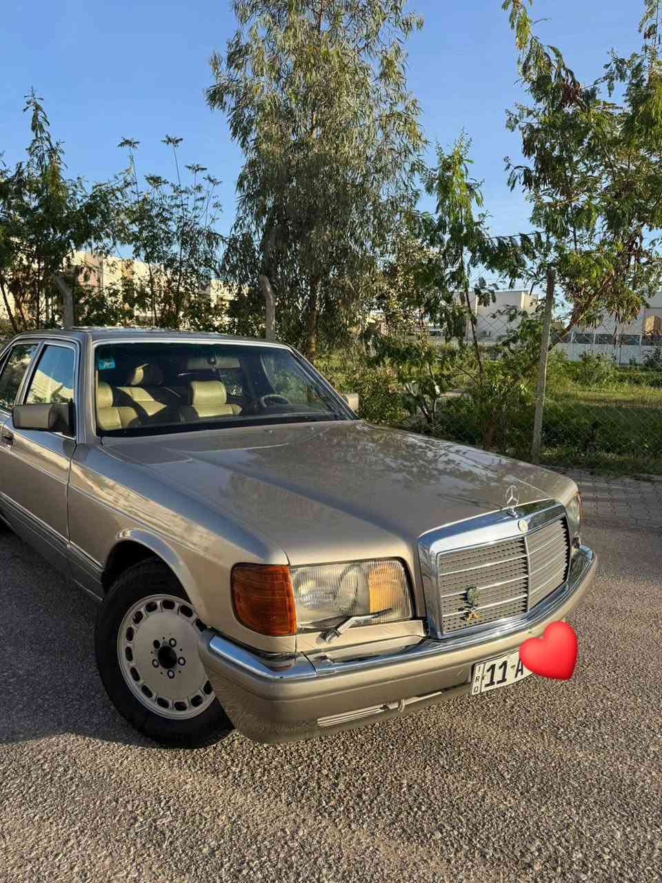 السلام عليكم للبيع فقط مارسدس رئاسي موديل 87
سياره جديده جاهزه من كلشي ربع ماذب عليه 
باتري جديد حداديه جديده تبريد شغال ثلج 
تخم تاير جديد سماعات بلادي مجسم صوت 
صبغ عام جماليه بدون ضربه بدون خياس 
السعر 90 وبيه مجال الشراي يتصل وبي خير ويدلل 
***********
مكان السياره نجف الاشرف
