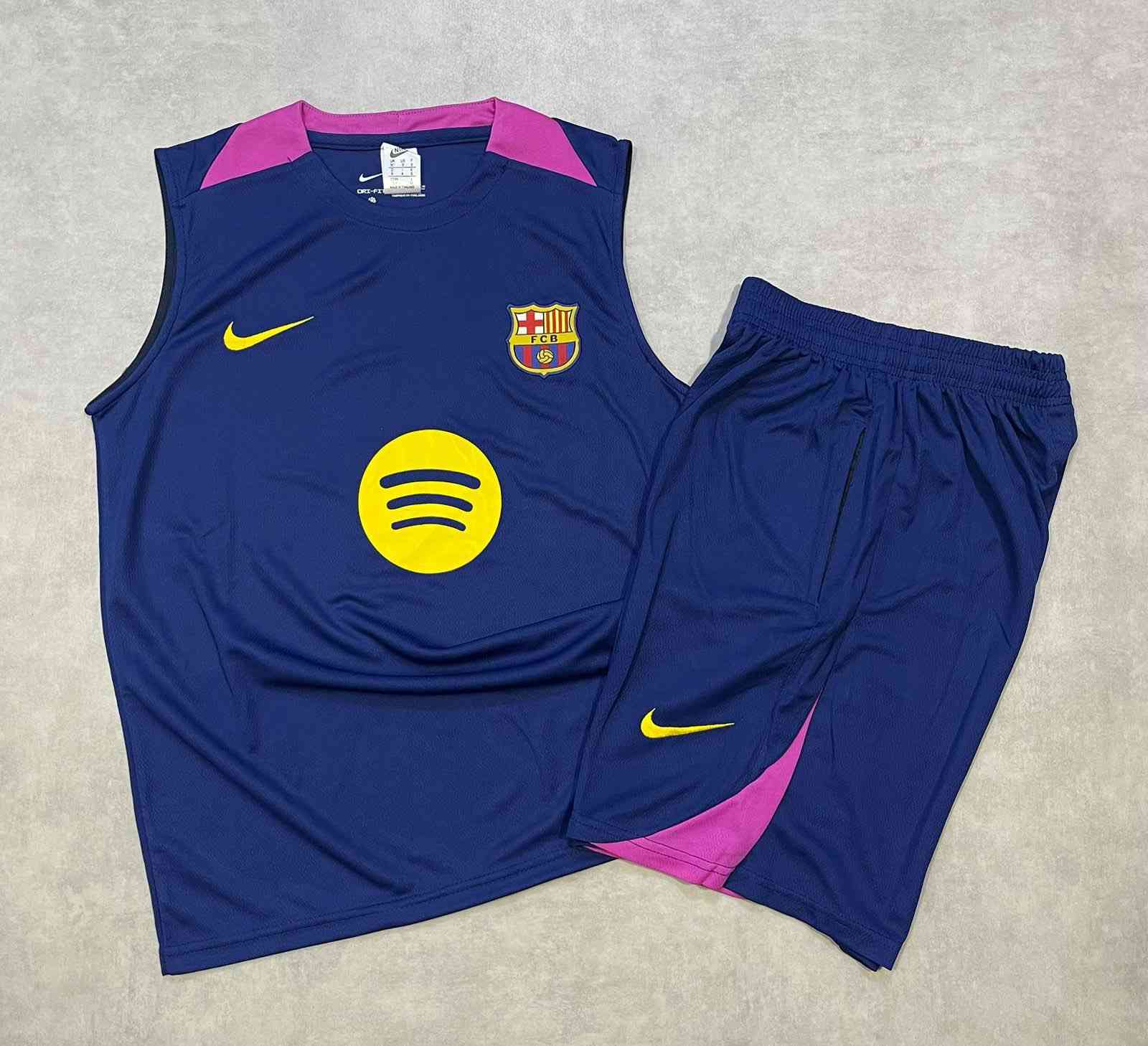 تراك برموده سعر القطعه 15 داخل بسمايه فقط
يوصلك الباب الشقه


**إذا كنت صاحب هذا الإعلان وتريد حذفه لأي سبب، رجاءا أرسل رسالة إلى الدعم الفني**