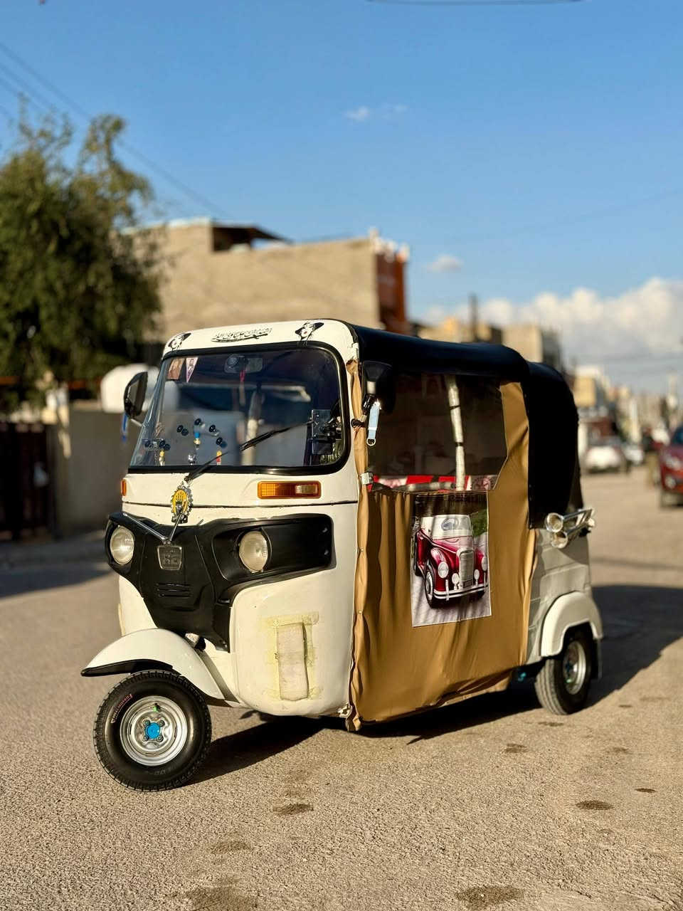 السلام عليكم تكتك لبيع 2016داخلة عل 17اوراق تكتك خير من الله مال جناي بوجهك لشارع اوراق اوراق المكان الزعفرانية شارع الكهرباء رقم الهاتف *********** السعر / 4ملاين ومجال قليل السوك كلشي بي
