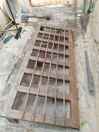 رمبه حديد ترهم لسياره او ستوته للبيع طوله 2 متر وعرضه 90 س الارتفاع ان...