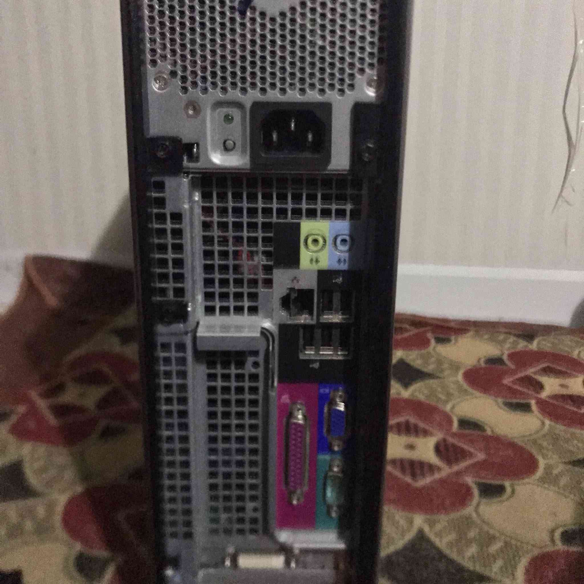 سلام عليكم كيس سستم للبيع سعره 30 بور سبلاي 240 معالج amd واط  و تشغل وندوز عشره كيس كامل نقص بس هادر للاتصال عل الرقم *********** او عل ***********  واتساب
