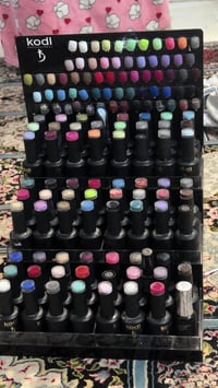 مستحضرات تجميل • بسعر مناسب