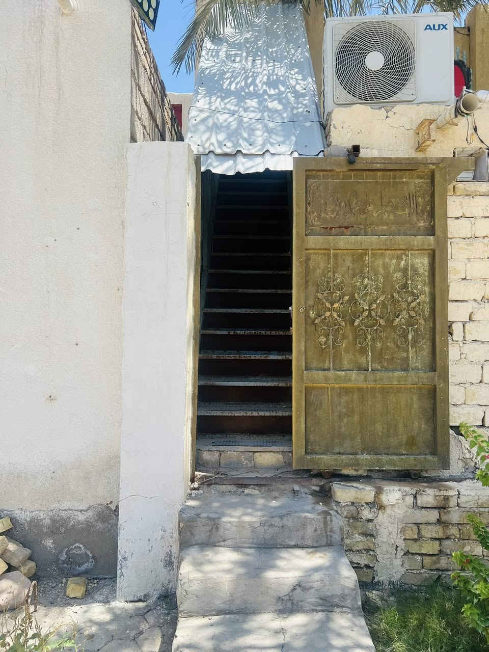 درج حديد 15 بآية كامل مع التغليف 
الطول 420
العرض 90
وباب سحب نظيف ومرتب 

السعر 350 الف 
                        مكاني -كوت -الزهراء


**إذا كنت صاحب هذا الإعلان وتريد حذفه لأي سبب، رجاءا أرسل رسالة إلى الدعم الفني**