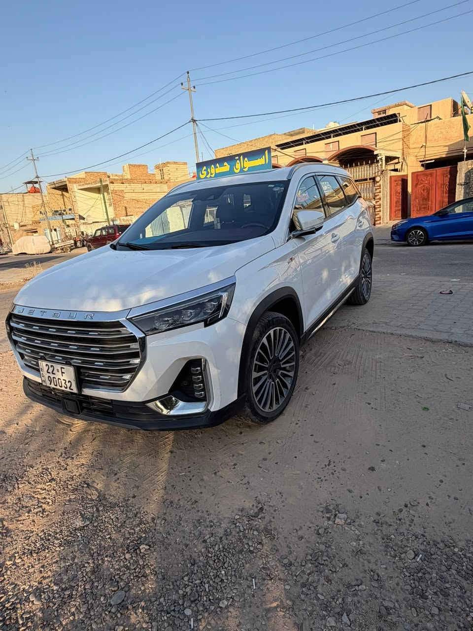 جيتور X90 Plus 2.0L Luxury

رقم اربيل 

الموديل: 2025 (خليجي)
العداد: 15200 

المحرك: 4 أسطوانات 2.0L تيربو 254 حصان حقن مباشر
عزم الدوران (نيوتن-م): 390
‎ناقل الحركة: اوتوماتيكي دبل كلاتش من 7 سرعات
استهلاك الوقود: 8.1 لتر لكل 100 كم

داخل الضمان 

السعر: 190 وبيها مجال 
السياره مكفوله كفاله عامه حتى من الشخط 

المواصفات:

 *إطارات قياس 20 إنچ
 *فتحة سقف بانوراما 1.1م
 *الصندوق كهربائي بخاصية استشعار القدم والبصمة
 *مثبت سرعة مع رادار تفاعلي
*نظام القيادة شبه الذاتية
 *نظام الكبح التلقائي في حالة الطوارئ
 *نظام تحذير الاصطدام الامامي والخلفي
 *كاميرات محيطية 540 درجة
 *حساسات أمامية وخلفية
 *نقطة عمياء
*نظام تحذير مغادرة المسار
 *نظام المساعدة للبقاء في المسار
 *شاشة عرض ترفيهية و شاشة عدادات رقمية قياس 24.6 إنچ
 *نظام صوتي متطور 8 سماعات من Sony
 *نظام أبل كاربلاي وأندرويد أوتو لاسلكي
 *شاحن هاتف لاسلكي سريع
 *مقصورة الركاب من الجلد الفاخر
 *مقعد السائق والراكب كهربائي
 *مقعد السائق مبرد
 *مقاعد السائق والراكب مدفأة
 *مقعد السائق مزود بذاكرة لحفظ 3 وضعيات الجلوس
 *إنارة ترحيبية مع إنارة محيطية
 *عتبات الأبواب مضيئة
*مصابيح أمامية و خلفية أوتوماتيكية LED مع مصابيح نهارية
 *التكييف التلقائي مع الضوء القريب والبعيد
 *المرايا الوسطية مع خاصية التعتيم
*زجاح مزدوج عزل للصوت
 *المرايا الجانبية قابلة للطي كهربائياً ومدفئة
 *ماسحات الزجاج الأمامي مع حساس للمطر
 *دخول ذكي (بصمة) 
 *خاصية إغلاق نوافذ وفتحة السقف عن بعد
 *نظام تنقية مع الهواء مع فلتر N95
 *مسند الذراع الوسطي مع ثلاجة
 *انماط قيادة متعددة
 *وسائد هوائية امامية و جانبية عدد 6
 *نظام الفرامل الأوتوماتيكي Autohold
 *نظام التحكم بنزول المنحدرات
 
العنون النجف /0782915229

السعر 190 وبيها مجال


**إذا كنت صاحب هذا الإعلان وتريد حذفه لأي سبب، رجاءا أرسل رسالة إلى الدعم الفني**