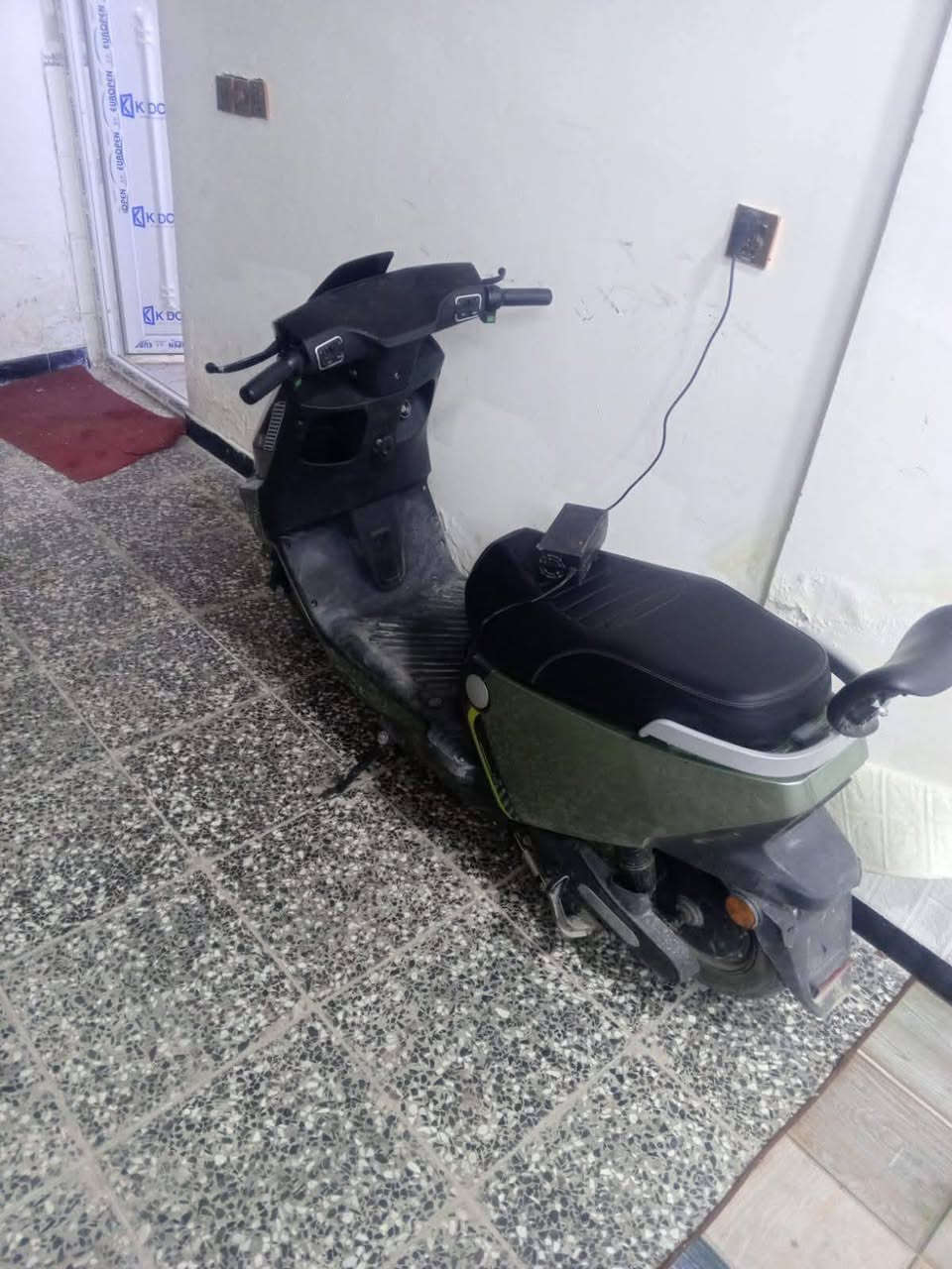 سلام عليكم دراجه شحن 6بطاريات بصمه سويج كارت نضام بك دراجه حلوه او نضيفه مستعمله 8اشهر بيها بطاريه وحده تعبانه بس وحده للبيع او مراوس بانزين ***********واتساب مكاني بغداد البياع شرطه الخامسه
