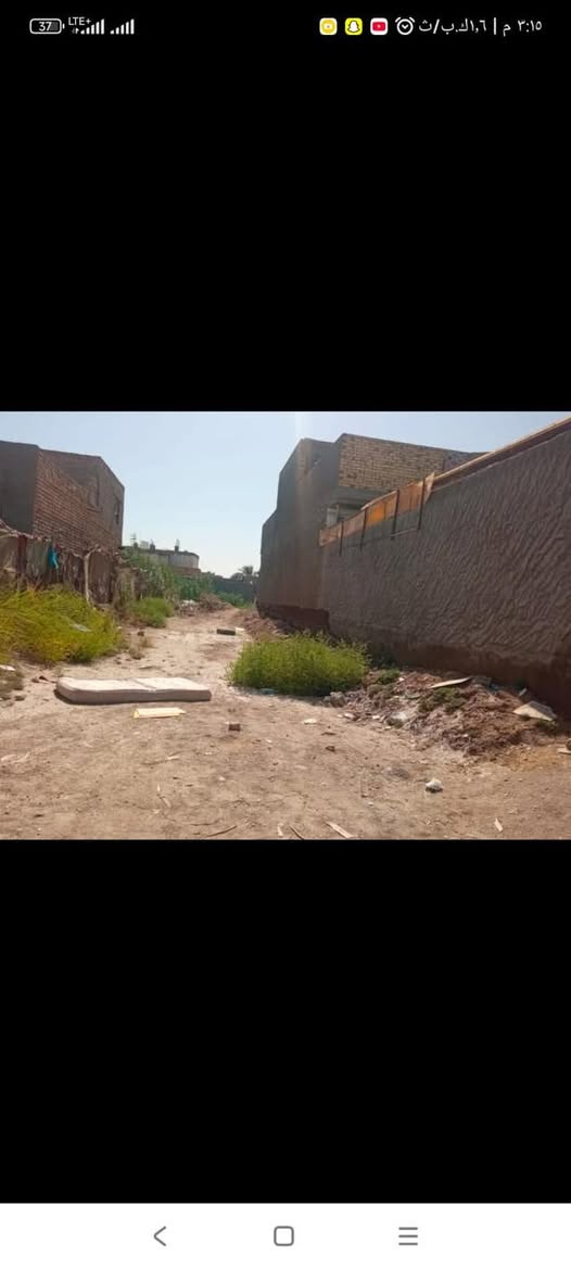 @إشارة  دار لبيع مساحه ٢٥٠ متر يحتوي عل ٣ غرف نوم و أربع حمامات بيت كامل جاهز بناء حديث مع قطعه ارض ٢٠٠ متر يعني مساحه كليه ٤٥٠ متر خدمات كامله مي كهرباء ⚡️ فول مكاني حله بدايت نيل قرب سجه سعر ١٢٧ وبي مجال لشراي تفاصيل اكثر *********** واتساب و خاص مفتوح ٢٤ ساعه
