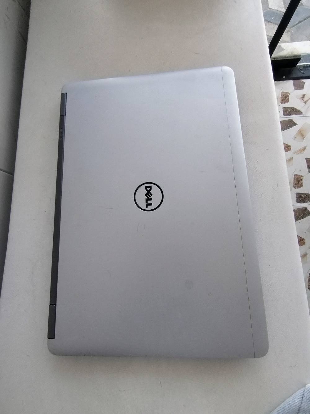 لابتوب Dell
المعالج core i5 الجيل الرابع
رام 8 كيكا 
هارد 256 كيكا SSD
كرت الشاشه Intel Uhd 520 حجم 4 كيكا
الشاشه حجم 14 انج ضد التوهج  
باتري ليثيوم 6 خلايا  شحن سريع 65 واط والباطرية ممتازة كامرة دقة hd
 منفذ رام وسيم كرت

للبيع السعر 250 وبي مجال