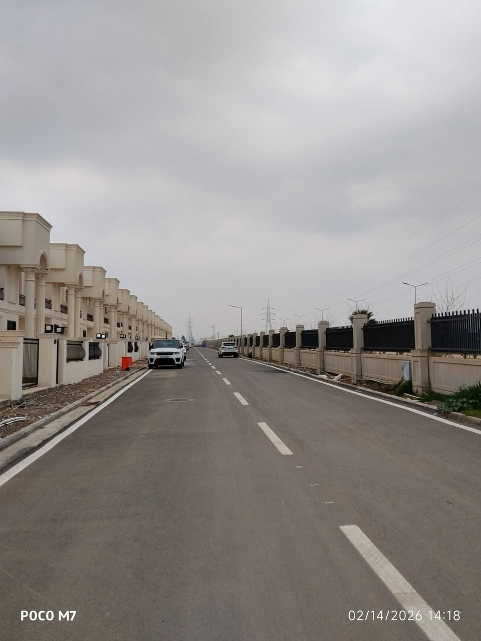 📢📢📢اعلان بيع 📢📢📢
بيت للبيع في احلى مجمع في اربيل #دياري_ستي 
مساحة 200 متر
اول مجمع في اربيل (طابو ملك صرف)
4 غرف نوم (غرفة ماستر )
2 حمام
صالة واستقبال
مطبخ معزول
كراج 
حديقة 
2سطح للبيت 
للاستفسار يرجى الاتصال بنا (واتساب ، اتصال)
📱 *********** 

للمزيد من التفاصيل 
‏مراسلة الازدهار للتجارة والعقارات عبر واتساب. https://wa.me/9647805001551

اشتركوا بجروبنا لكي تجدوا كل ماهو جديد من العقارات في اربيل

https://www.facebook.com/groups/209548401902007/?ref=share_group_link

زوروا صفحتنا لكي لايفوتكم عروض عقارات اربيل

https://www.facebook.com/profile.php?id=100086984441793&mibextid=ZbWKwL
