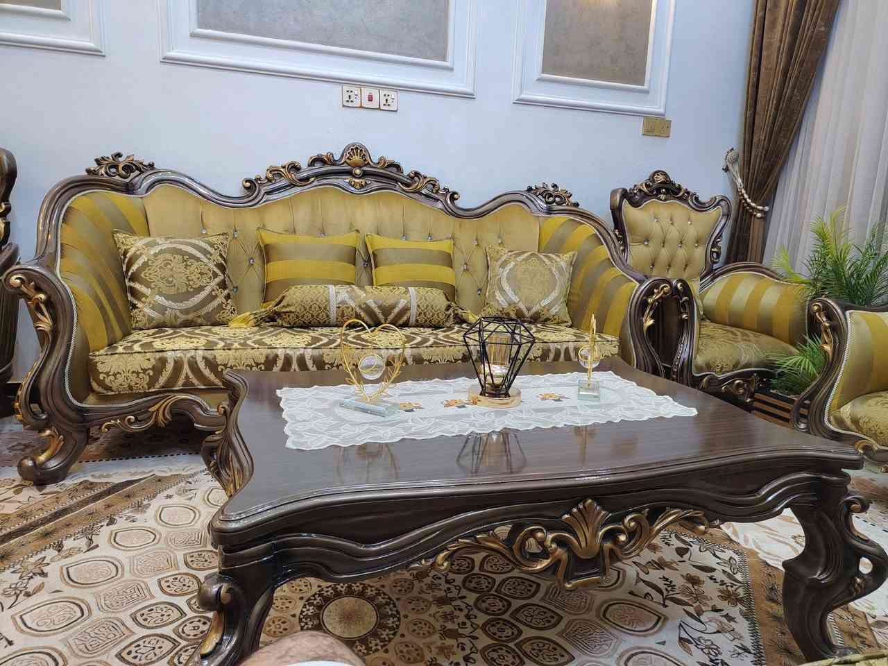 تخم زان ملكي تركي كلش نضيف  10 مقاعد مع طبله زان وسطيه العنوان مدينه الصدر للاستفسار خاص او الاتصال على الرقم ***********
