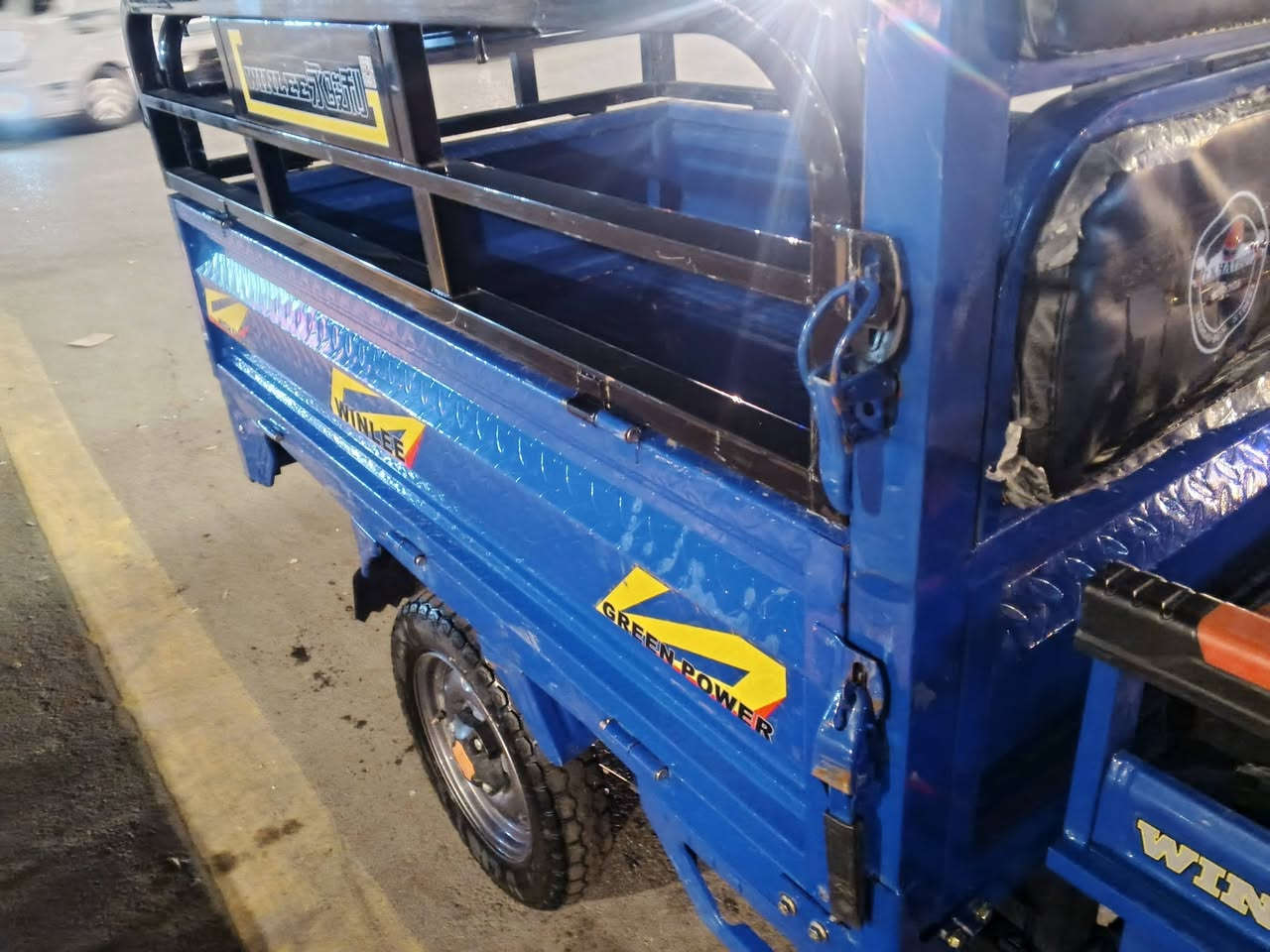 السلام عليكم ستوته للبيع موديل 25 حجم جبيره نوع ونلي سته بطاريات 6 كله شغاله جكر بليت جاهزه السعر ميلون أو ربع مكاني بغداد علاوي هذا رقمي ***********
