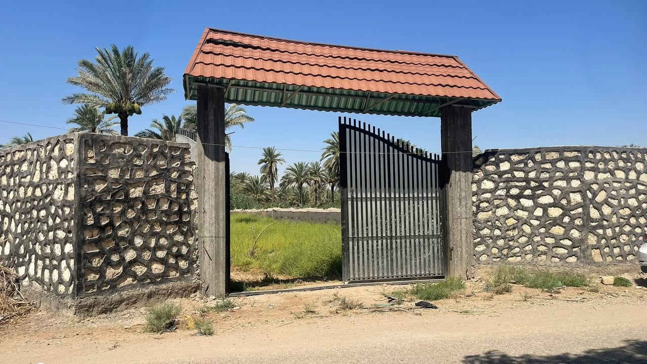 ‏للبيع دونم طابو 25 سند تحويل اسهم باسمك في كربلاء شارع ام ام البنين منطقه الزبيليه كافه الخدمات مدرسه. للمعلومات اتصال// الواجهه 30 متر ام  سيج حجر /*********** /***********
