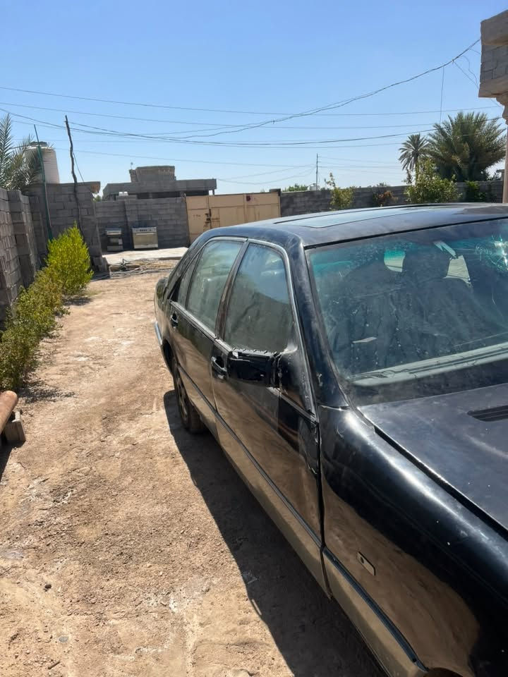 السلام عليكم مكلف بلنشر
مارسدس شبح موديل 94فول مواصفات 

السياره متروكه مال تعمير 
دشبولها تعبان يرادله ترتيب 
كشناتها مدوشمه حلوه ومرتبه 
كير ومحرك vvt 3000
كيرها حلو لمحرك شوفت عينك 
لان متروكه بيها خربطه 
يحتاجلها كهربائيات كامله 
رقم انبار راعيها يريد تحويل 
اخابرلكيا تريد انطيك رقمه هوه بلوكاله موجود 
تخابره وتشوف 
شرط التحويل 
دهن جديد 
نوزلات جديده 
بلكات جديده
فيت بم جديد 
تايراتها 4جدد وبيها سبير هم جديد 
لتسئلني شبيها صبغ السياره صارلها 32سنه بلشارع 
سعرها 22 ترهم مراوس 
اتصال ***********
