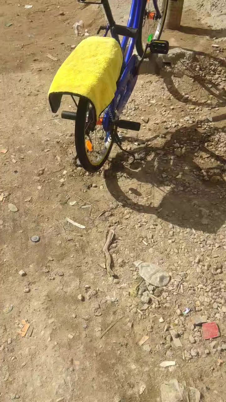 سلام عليكم باسكل البيع حجم20 لباسكل نضيف جاملغات كلهه كامله بريكات وره وكدام  لوره لبريك صفاره لباسكل كامل مراوس بشحن وطي فرق رقم الهاتف ***********
