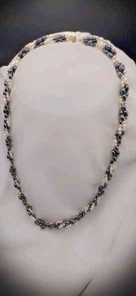 قلادة اصلية ( كولييه ) من اللؤلؤ الطبيعي والحديد الصيني المبروم مع فواصل تغليف ذهب ، وزن القلادة 55 غم ،،،، 

       ***********     واتساب & فايبر
