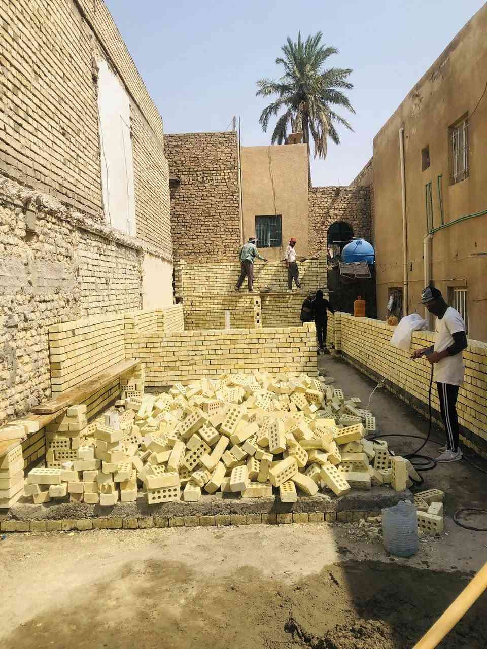 خلفة بناء متفرغ حالياً
جزء بسيط من عملي داخل بغداد وابشراف مهندس كادر ذو خبرة عالية في مجال البناء

للاتصال ***********
